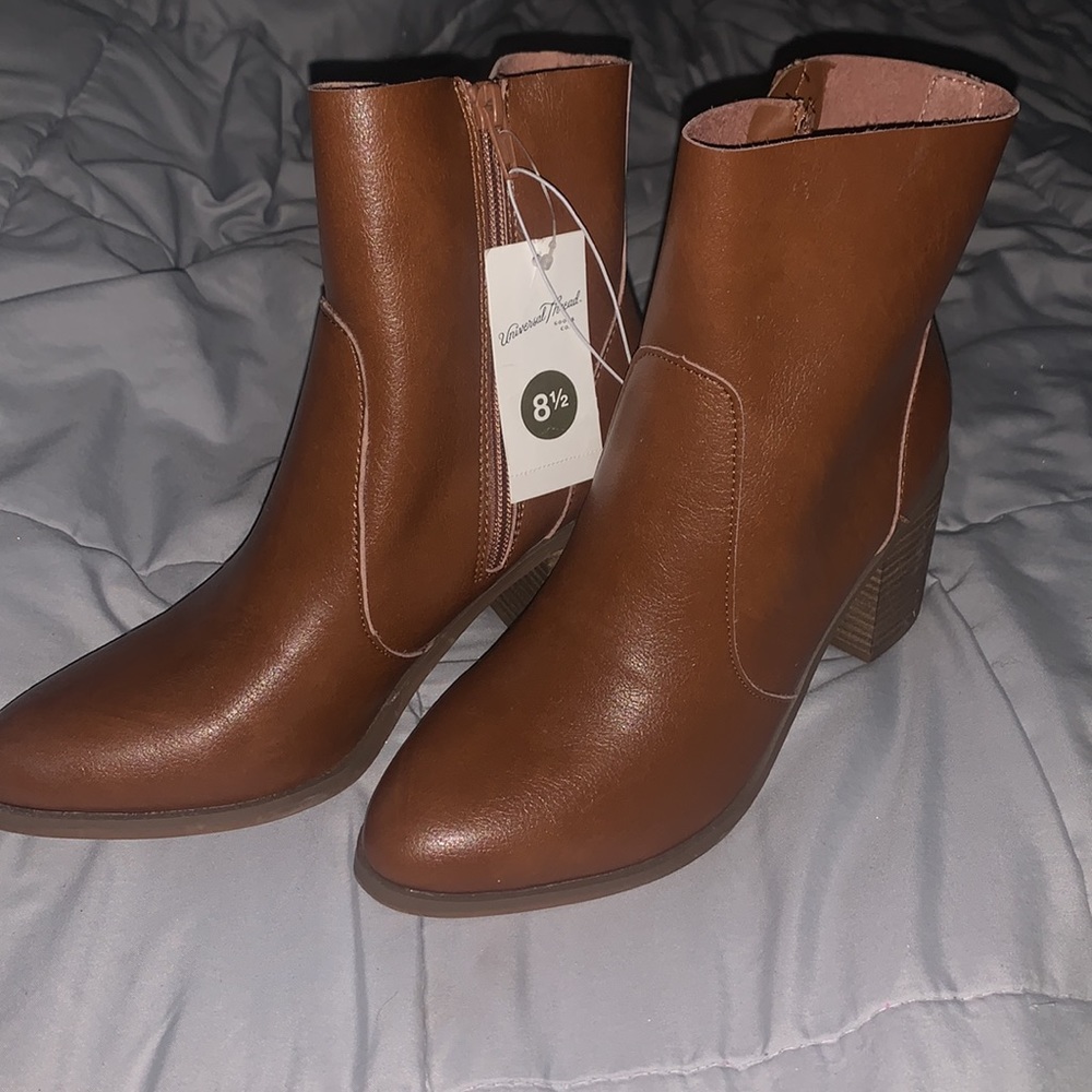 Universal Thread Womans Boots